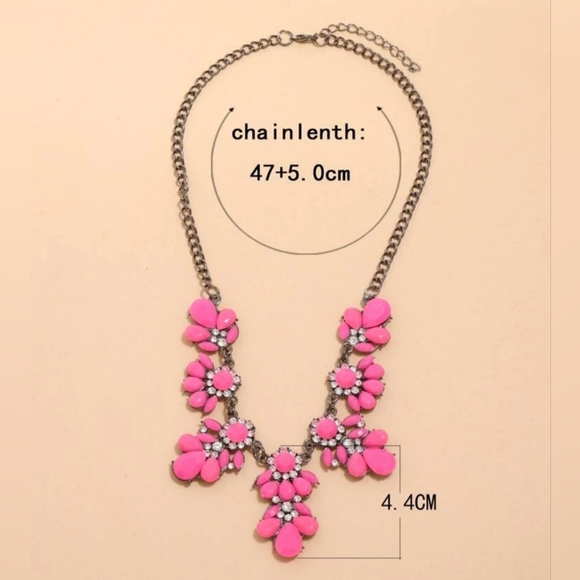 Rhinestone Flower Decor Necklace - Picture 4 of 6